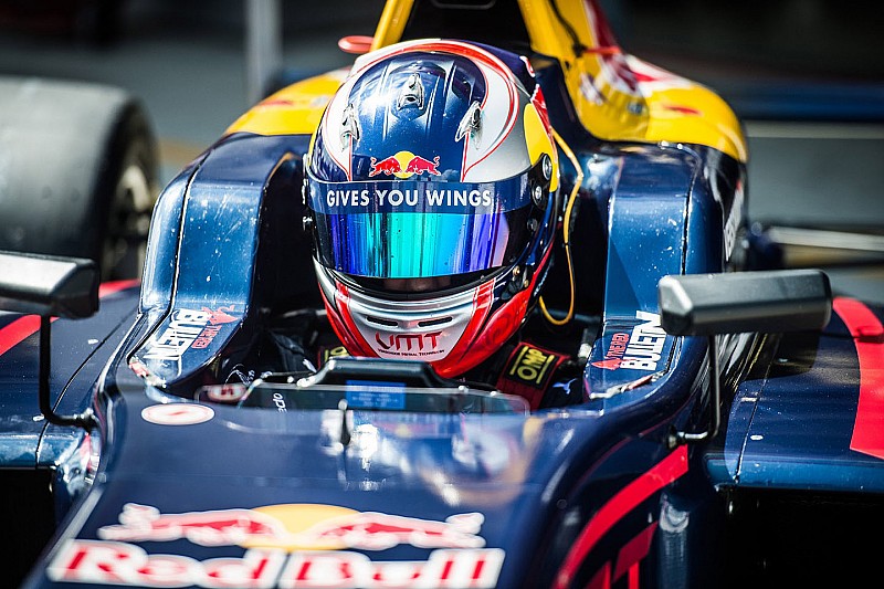 Richard Verschoor, pilote Red Bull, titré en SMP F4