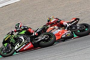 Rea concede il bis: doppietta a Laguna Seca davanti a Davies. Laverty riporta l'Aprilia sul podio!