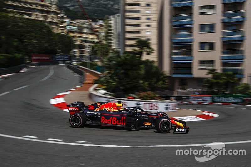 Red Bull: "Max autója már készen állt, aztán jött az olajszivárgás"