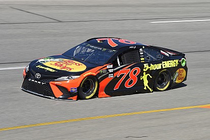 Martin Truex Jr consigue la pole en Richmond y Suárez arrancará 26