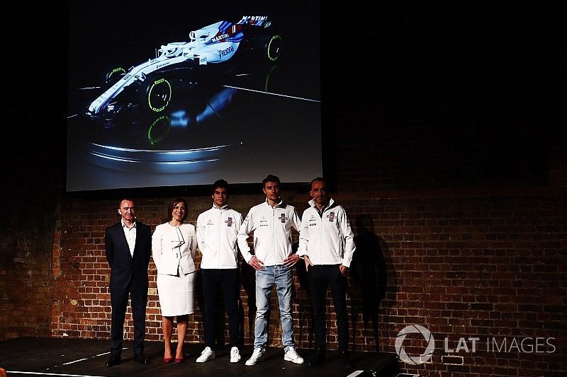 Paddy Lowe, Claire Williams, Lance Stroll, Sergey Sirotkin e Robert Kubica sul palco durante la presentazione della FW41