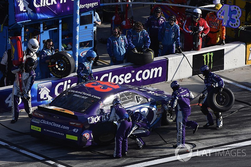 Kevin Harvick cree que Bubba Wallace es la próxima estrella de NASCAR