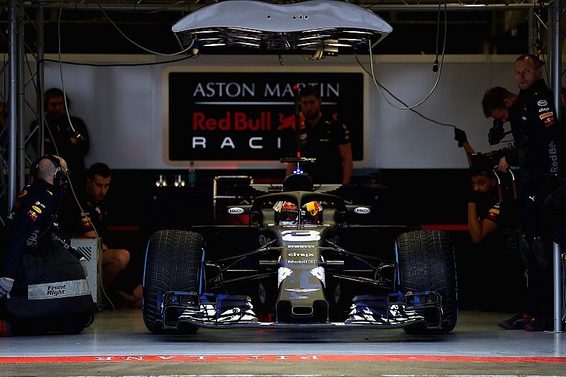 В Red Bull оценили влияние аварии Риккардо на подготовку к сезону