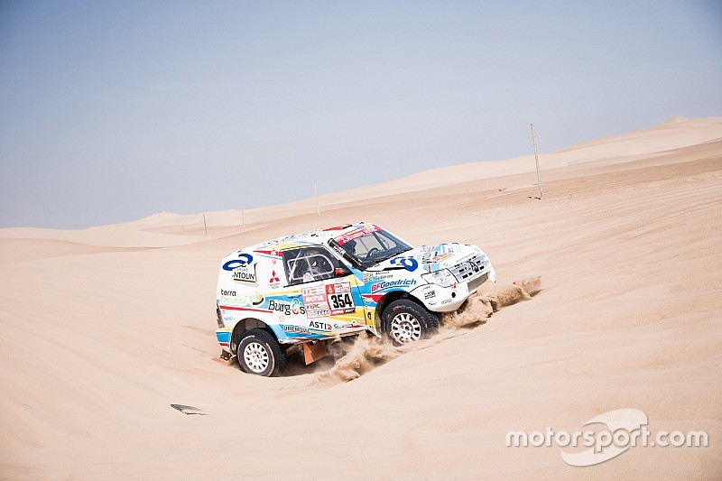 Un Dakar "trop dur" pour les amateurs selon Sainz