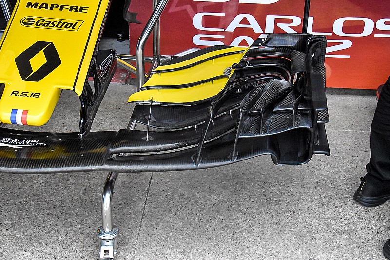 Apró fogások a Renault első szárnyán Kanadában