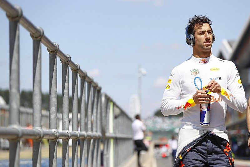 В Red Bull назвали ожидаемый срок подписания контракта с Риккардо