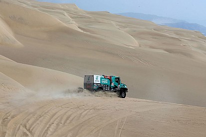 De Rooy met vier trucks naar Dakar, Van den Heuvel nieuwe aanwinst
