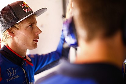 A Red Bull (még) nem akarja ejteni Hartley-t