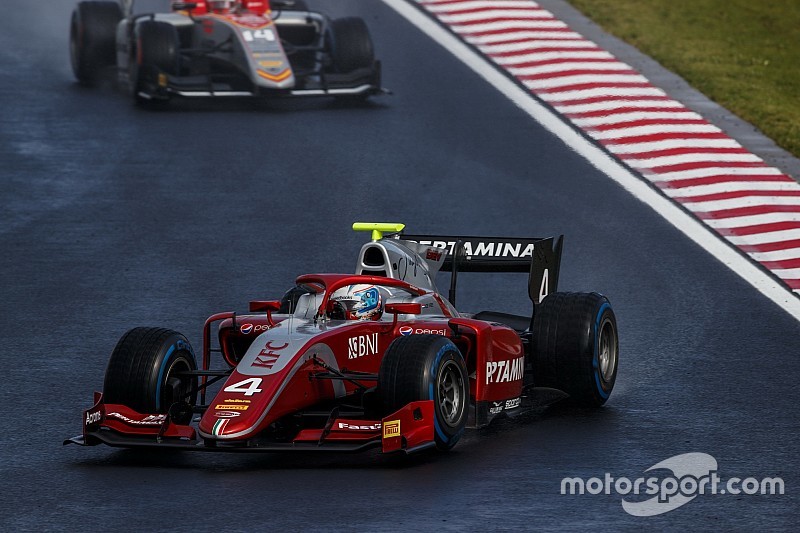 F2 Hungaroring: De Vries kuasai feature race, Gelael ke-13
