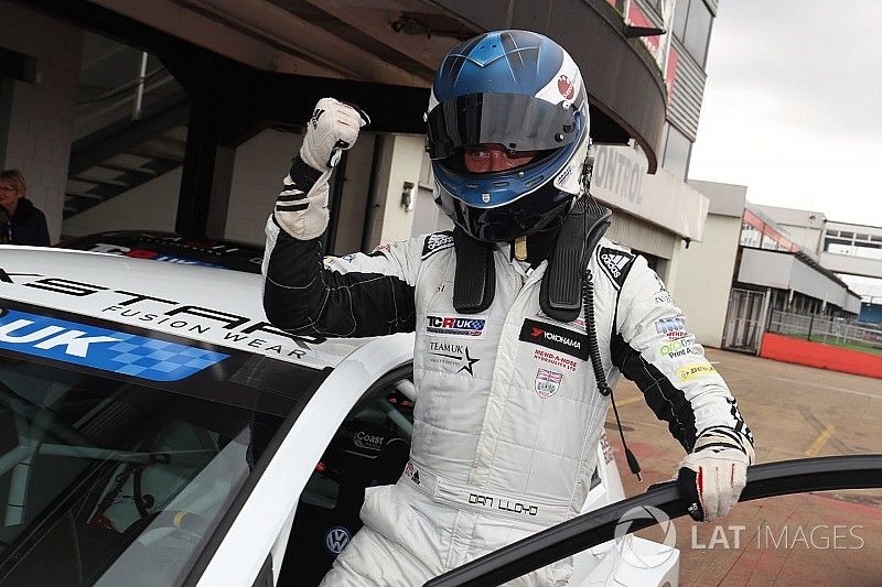 Race 1 winner Dan Lloyd, West Coast Racing VW Golf