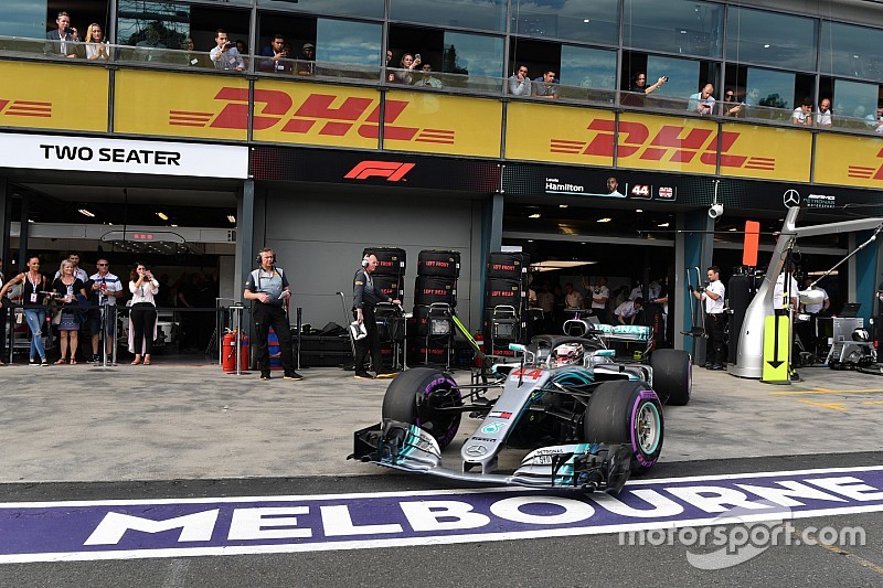 Феттель зажадав пояснень щодо «режиму вечірки» Mercedes