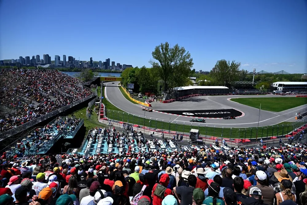 Oscar Piastri, McLaren, Lance Stroll, Aston Martin Racing