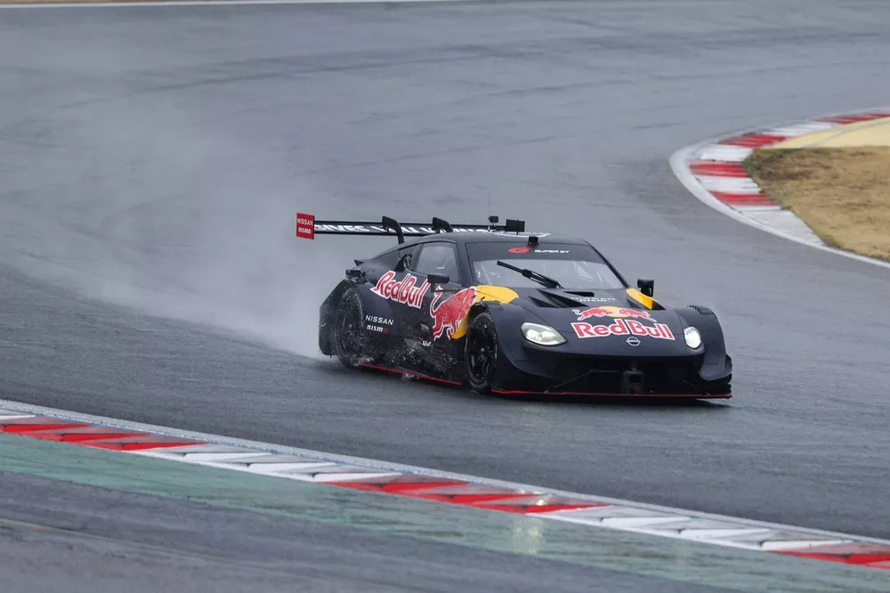 動画】フェルスタッペンがスーパーGTマシンをドライブ！ 雨の富士で