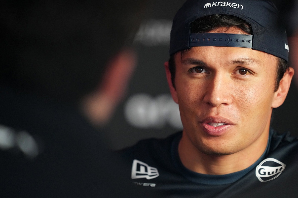 F1: Williams confirma permanência de Alex Albon na temporada 2027