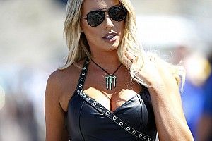 Monster Energy отказалась менять дизайн одежды промо-девушек
