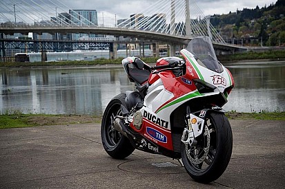 MotoCorsa rende omaggio a Nicky Hayden mettendo all'asta una Panigale V4 tributo