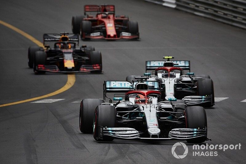 Bajban lehet a Ferrari: a Mercedesnél és a Red Bullnál is csak jó hírek vannak!