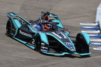 Berlijn ePrix: Evans bovenaan in eerste training, Vandoorne derde