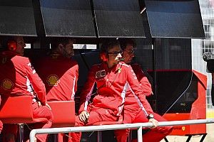 Binotto és a Ferrari futamok óta ugyanazt szajkózza