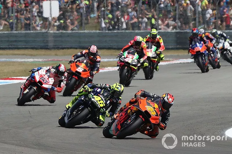 Pol Espargaro, Red Bull KTM Factory Racing, Valentino Rossi, Yamaha Factory Racing