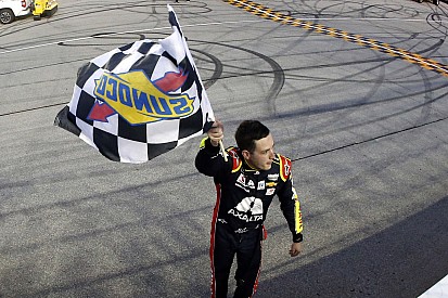 Alex Bowman bests Larson, scores first Cup win at Chicagoland