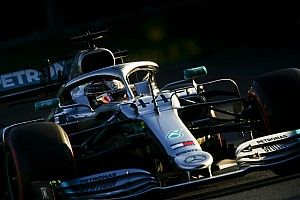 Hamilton kwaad op zichzelf: "Heb het weggegeven in eerste bocht"