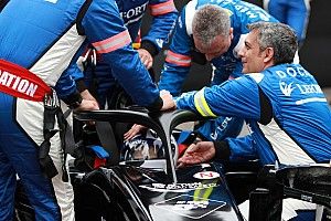 Equipe médica do GP do Brasil simula resgate de piloto