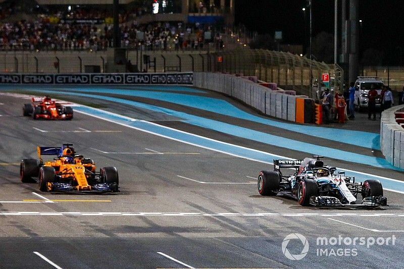 ألونسو: لدى هاميلتون نقاط ضعفٍ لم يتمّ استغلالها بعد