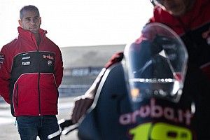Bautista debutta in Superbike prendendo contatto con la nuova Ducati Panigale V4!