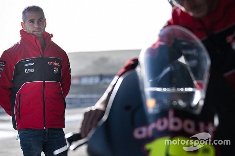 Bautista debutta in Superbike prendendo contatto con la nuova Ducati Panigale V4!