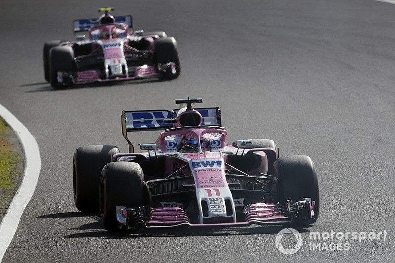 Sergio Perez, Racing Point Force India VJM11 leads Esteban Ocon, Racing Point Force India VJM11