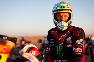 Discusión entre dos pilotos de punta en motos por recortar la etapa 11 del Dakar