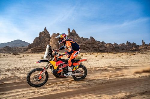 Marcha atrás de los comisarios con la sanción a Sanders en el Dakar 2025