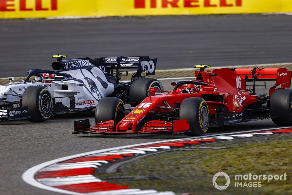 Charles Leclerc, Ferrari SF1000, in battaglia con Pierre Gasly, AlphaTauri AT01