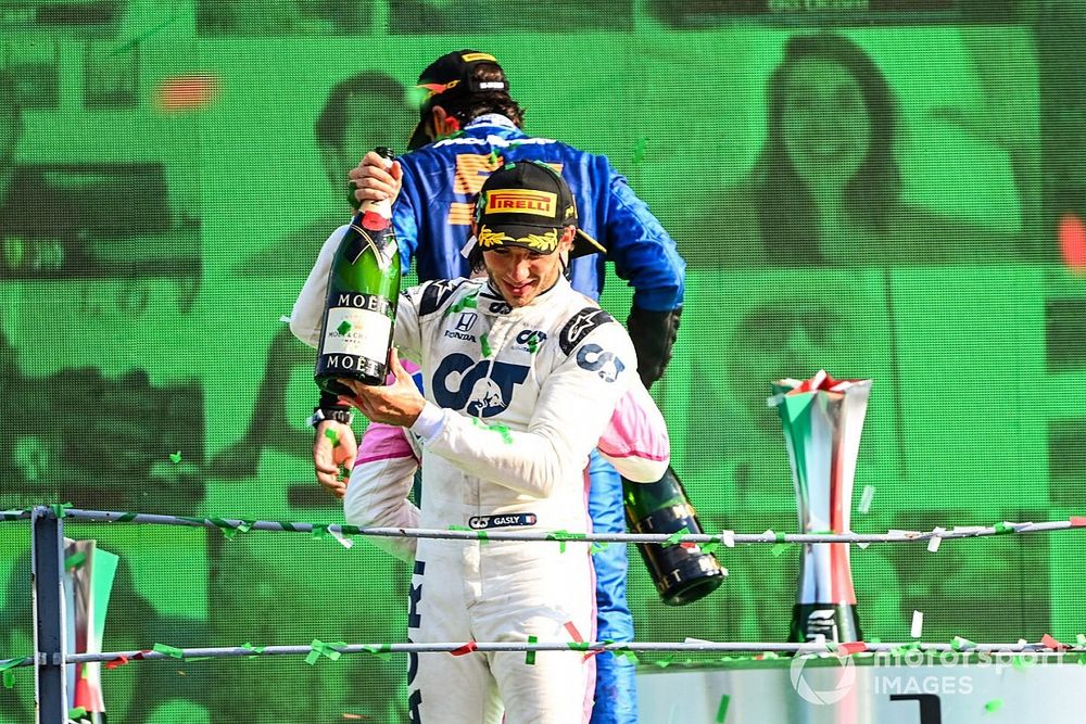 Pierre Gasly, AlphaTauri, op het podium