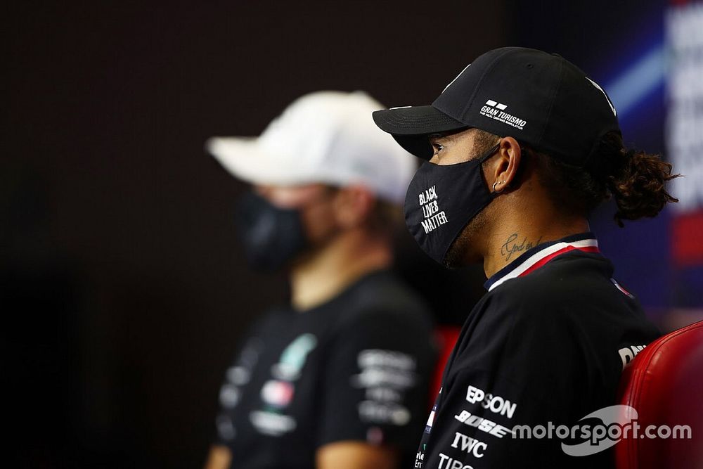 Lewis Hamilton, Mercedes-AMG F1 e Valtteri Bottas, Mercedes-AMG F1 in conferenza stampa