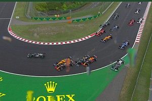 Vídeo: Bottas provoca un accidente múltiple que arruina a Verstappen