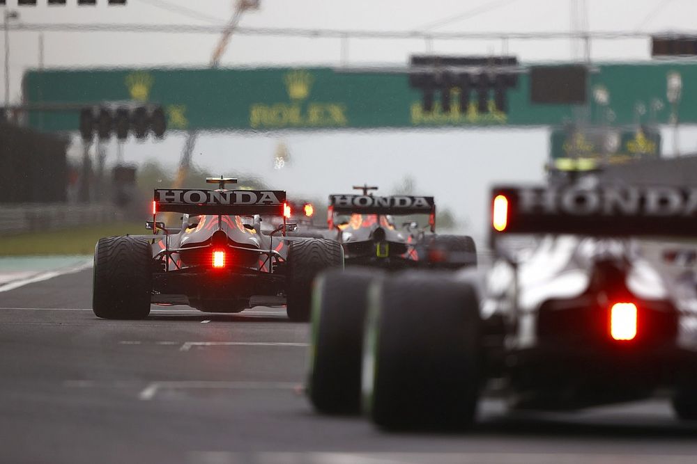 Sergio Perez, Red Bull Racing RB16B, takes his grid position for the start