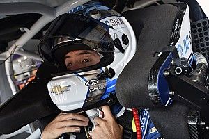 Kyle Larson regola Chase Elliott e centra la terza pole stagionale a Bristol