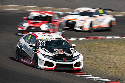 Dopo due anni Dominik Fugel ritrova la vittoria in Gara 2 al Nürburgring