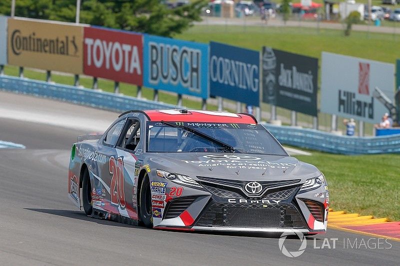 Erik Jones, Joe Gibbs Racing, Toyota Camry buyatoyota.com