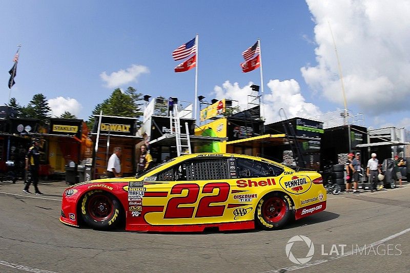 Joey Logano tops Kyle Busch in final Cup practice at Michigan