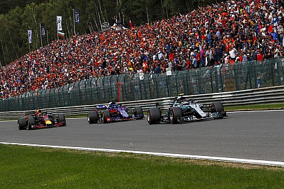 Onboard videón Bottas lenyűgöző előzése az Eau Rouge-ban