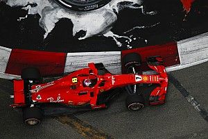 A Raikkonen le parece "extraño" el rendimiento de Ferrari