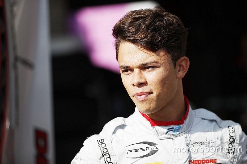Spa F2: De Vries tops practice by 0.010s