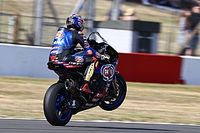 Razgatlioglu se luce en Doningon Park con Bautista en el podio