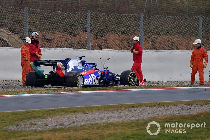 Albon se estrena con un trompo en pruebas oficiales