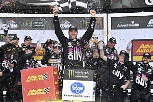 Jimmie Johnson Daytona’da önce büyük kazayı tetikledi, sonra kazandı!