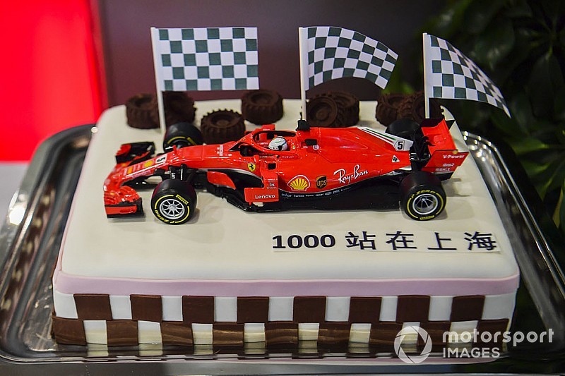 Galeri: F1 takımlarının ve pilotlarının 1000. yarış özel tasarımları