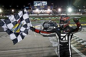 Kyle Busch intenta una temporada invicta en NASCAR Trucks
